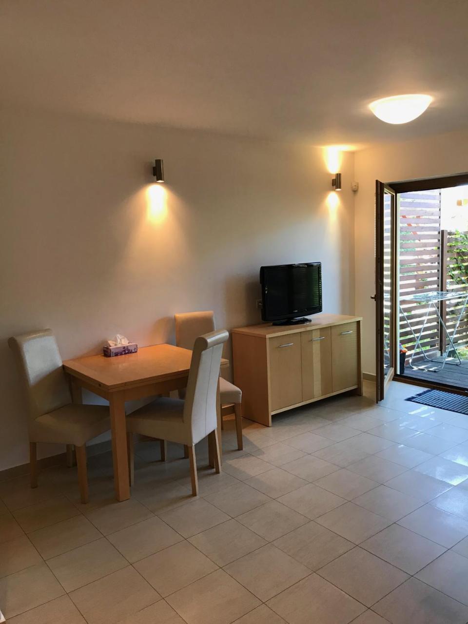Baltic Vip Apartamenty Przy Morzu Реваль Экстерьер фото